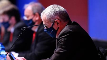 319 participantes, 151 sin asistir ni delegar el voto