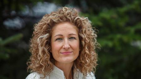 La profesora Cristina García Vivar, en la Facultad de Ciencias de la Salud de la UPNA.
