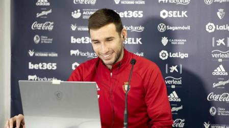 Los jugadores del C.A. Osasuna charlaron por videoconferencia con los menores ingresados en el Compleho Hospitalario este lunes, 4 de enero.