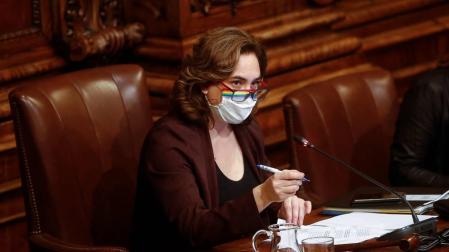 Colau dice que la candidatura de Illa es "incompatible" con la campaña de vacunación