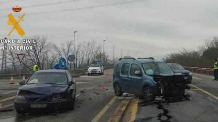 Colisión entre dos vehículos sin heridos en Marcilla