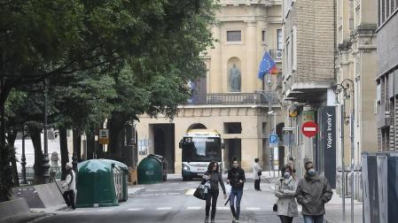 Este sábado se las iniciado la peatonalización del paseo Sarasate, con los cambios de tráfico y modificación de las paradas de villavesas.