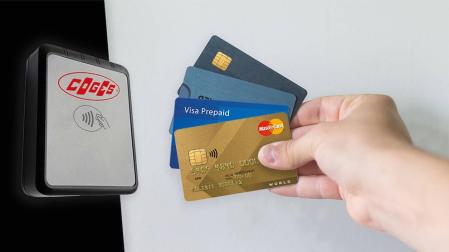 Azkoyen lanza un lector para el pago con tarjeta sin contacto