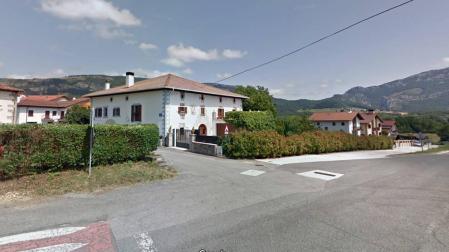 Cuatro intoxicados por inhalación del CO procedente de un brasero en una vivienda de Etxarren (Arakil)