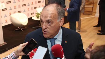 El presidente de LaLiga, Javier Tebas, responde a los medios de comunicación