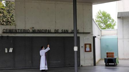 6.812 navarros fallecieron en 2020, un 22,8% más que el año anterior