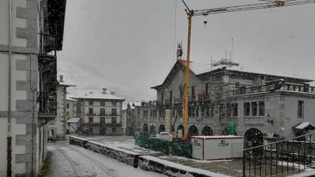 Leitza emprende la reforma de su plaza de dos meses de ejecución