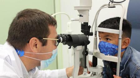 Logran curar cáncer infantil de retina con un virus modificado genéticamente