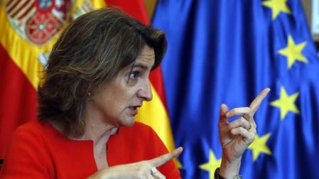 Teresa Ribera sitúa la vuelta del turismo extranjero seguro en julio