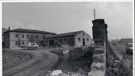 La red Civivox ha puesto en marcha seis exposiciones –una encada centro de barrio- que dan a conocer, a través del fondo fotográfico del Archivo Municipal de Pamplona, la evolución urbana y transformación que han vivido los barrios de la ciudad en las últimas cinco décadas, y que a su vez explican la conformación actual del urbanismo de la capital.