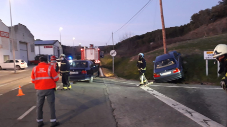 Tres heridos leves en una colisión en Berrioplano