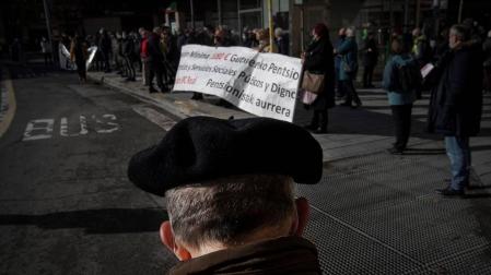 Pensionistas navarros defienden que el "sistema público de pensiones es sostenible"