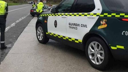 La Guardia Civil detiene a una persona por tráfico de drogas cuando realizaba un control de alcoholemia