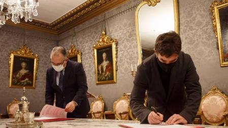 Maya y Santos firman un "compromiso político" para ampliar el Palacio de Justicia