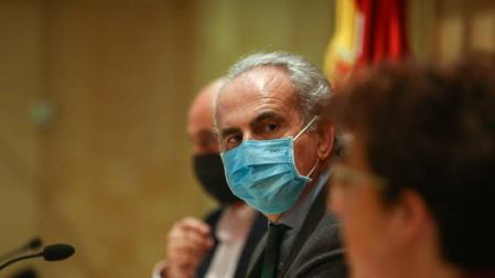 Madrid adelanta el toque de queda a las 22:00, el cierre de bares a las 21:00 y prohíbe las reuniones en casa