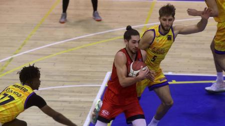 Basket Navarra asalta El Prat