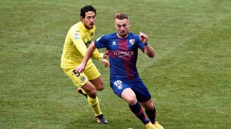 El Huesca se ahoga un poco más y el Villarreal araña un punto