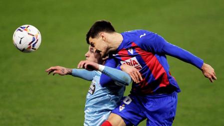 Un error celtiña permite al Eibar sumar un punto en Balaídos