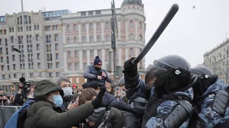 Casi 3.300 detenidos durante las protestas en apoyo a Navalni