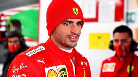 Carlos Sainz ha debutado como piloto de Ferrari al empezar las pruebas a bordo del monoplaza SF71H de 2018