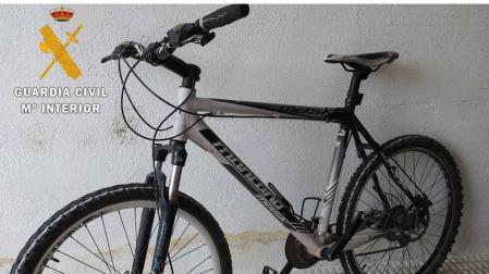 Detenido en Viana un hombre de 36 años por robar de tres bicicletas y un reloj