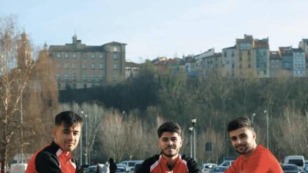 El cierre madrileño Tony Esribano, el ala jienense Dani Zurdo y el ala cordobés César Velasco han llegado esta temporada a Osasuna Magna.