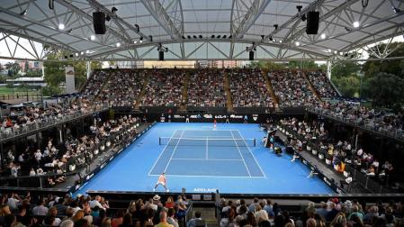 Rafa Nadal se impone al austriaco Dominic Thiem en la exhibición de Adelaida