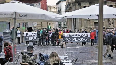 Cacerolada contra la instalación de terrazas en las plazas Compañía y San José
