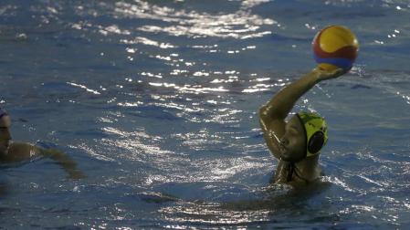 Waterpolo Navarra juega este sábado el aplazado ante el Mataró