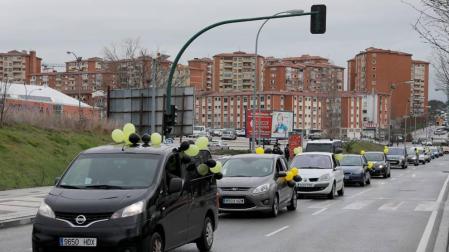 La caranava, tras salir de la UPNA.