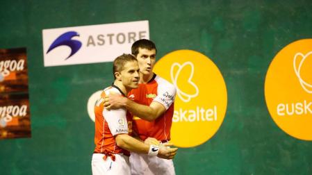 Olaizola y Rezusta dan la paliza del campeonato
