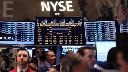Wall Street remonta la crisis y despide el año con récords