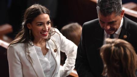 La congresista Ocasio-Cortez revela que fue agredida sexualmente