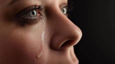 Se da una mayor afectación de la calidad de vida en mujeres con apnea del sueño, que presentan con mayor frecuencia síntomas atípicos, tales como depresión, ansiedad, insomnio, dolor de cabeza y fatiga.