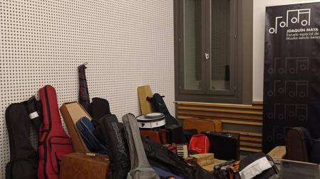 La Escuela Joaquín Maya recoge más de 40 instrumentos para enviar a Siria