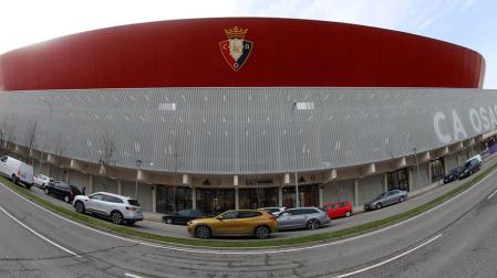El Sadar luce imponente