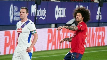 Imágenes del partido entre Osasuna y Eibar disputado en El Sadar.