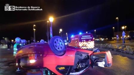 Cuatro heridos tras volcar un coche en Ardoi