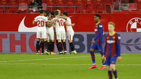 Koundé y Rakitic dan ventaja al Sevilla para la vuelta del Camp Nou