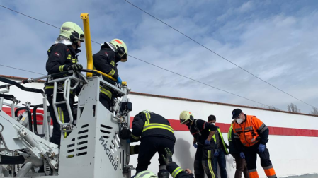 Sufre una descarga eléctrica cuando trabajaba en Sangüesa