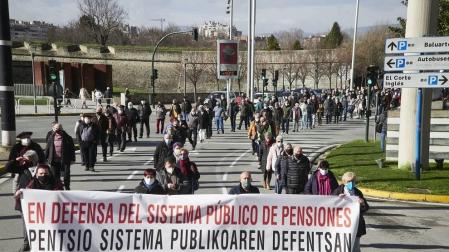 Una manifestación en Pamplona rechaza las propuestas del Pacto de Toledo