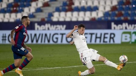 Imágenes de la Jornada 23 del choque disputado en el Ciudad de Valencia que terminó con triunfo rojillo tras un gol de Ante Budimir.