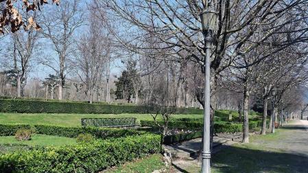 El Ayuntamiento impulsa un 'Playground' en la Taconera, una innovadora zona de juegos infantiles en Vistabella concebida para estar integrada en el entorno natural