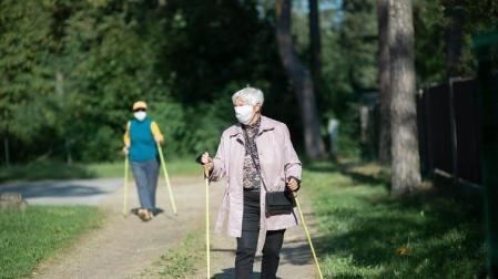 Moviéndonos somos menos vulnerables a la COVID-19 a cualquier edad