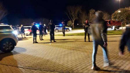 Policías intervienen tras una pelea entre jóvenes en Barañáin