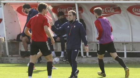 Arrasate, durante el entrenamiento de este viernes
