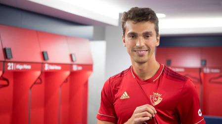 Lucas Torró, en el vestuario de Osasuna.