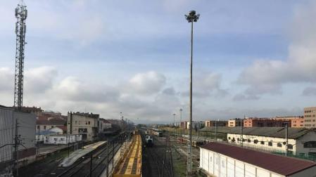 EH Bildu, Podemos e I-E piden la paralización del TAV