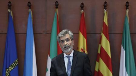 El presidente del CGPJ, Carlos Lesmes, durante el acto de entrega de despachos en Barcelona.