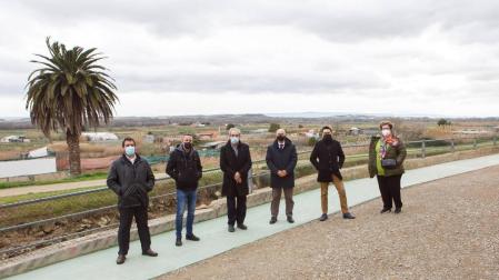 Nuevo paseo peatonal en Cabanillas a lo largo del canal de Tauste